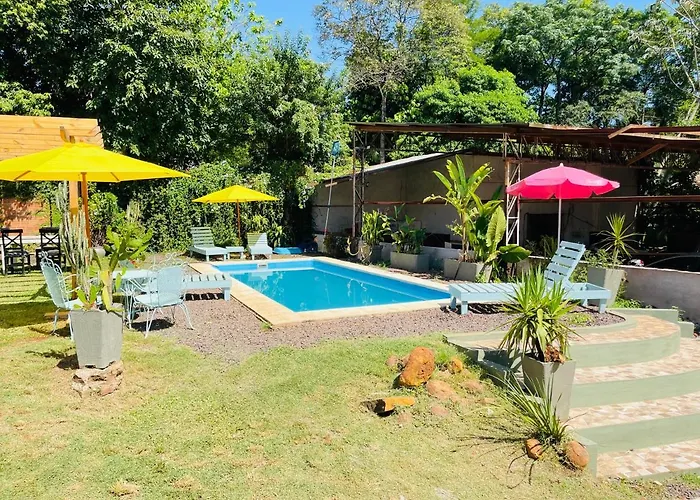 Tuchita House En Cataratas Con Piscina Compartida Parrilla, Cochera